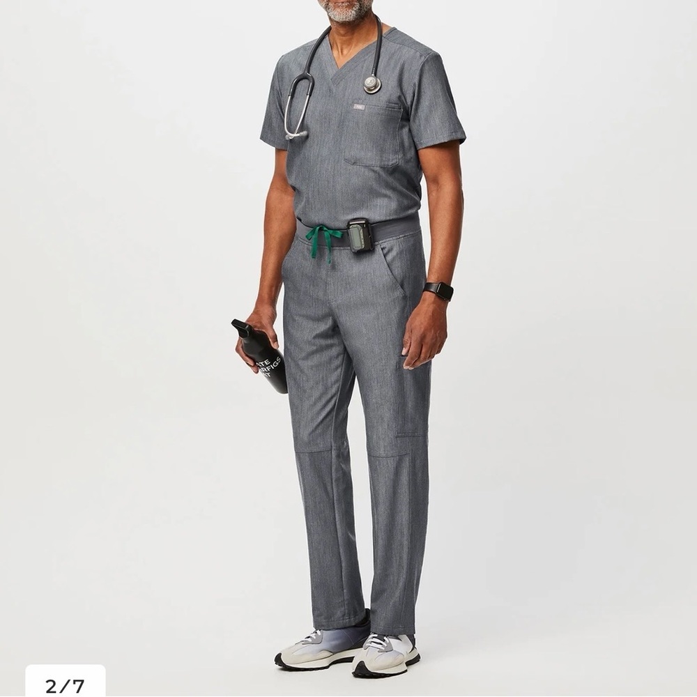 Figs Mens Axim Cargo Scrub Pants Size XL Graphite Gray